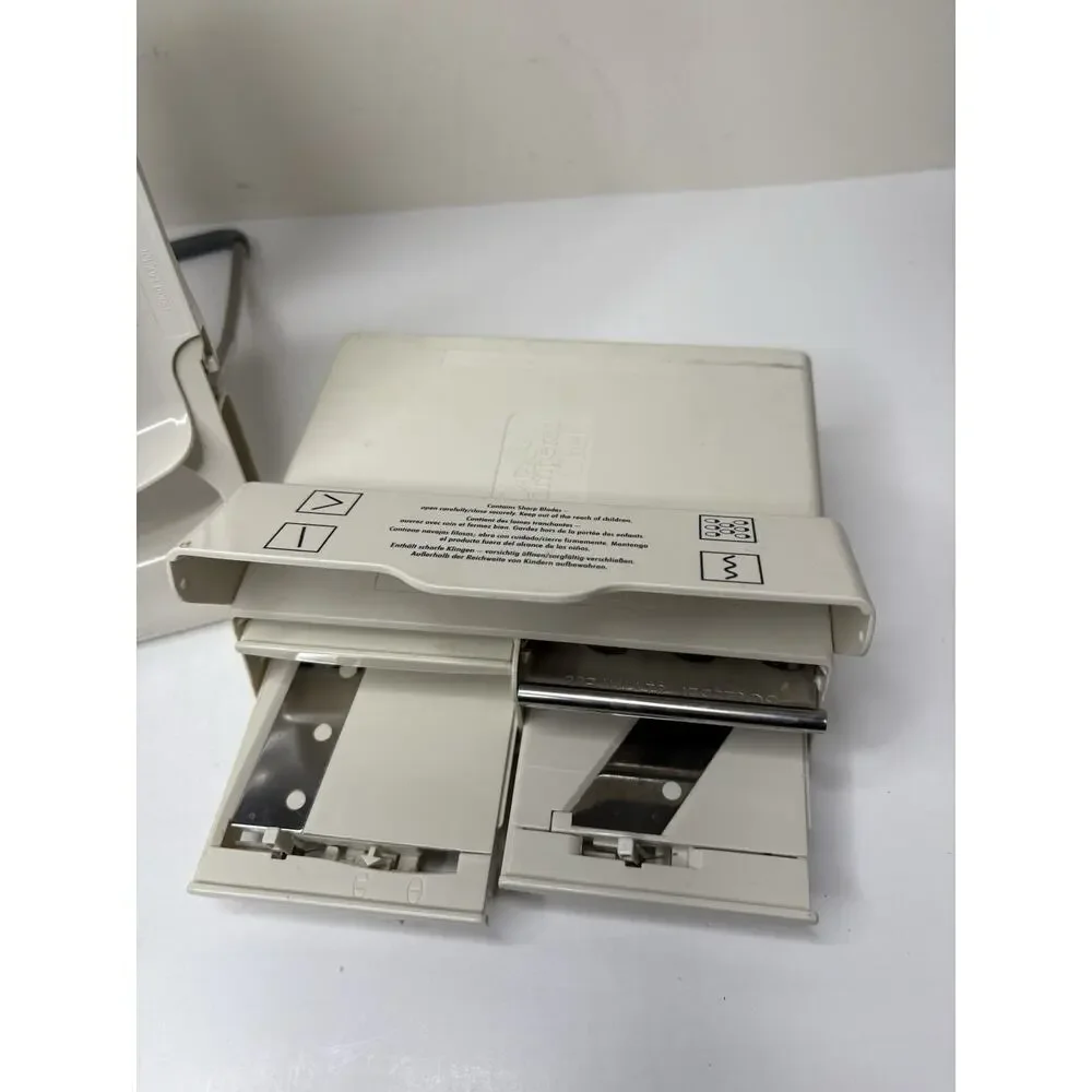 Pampered Chef Retired Mandoline Food Slicer Vintage with Case Extra Blades